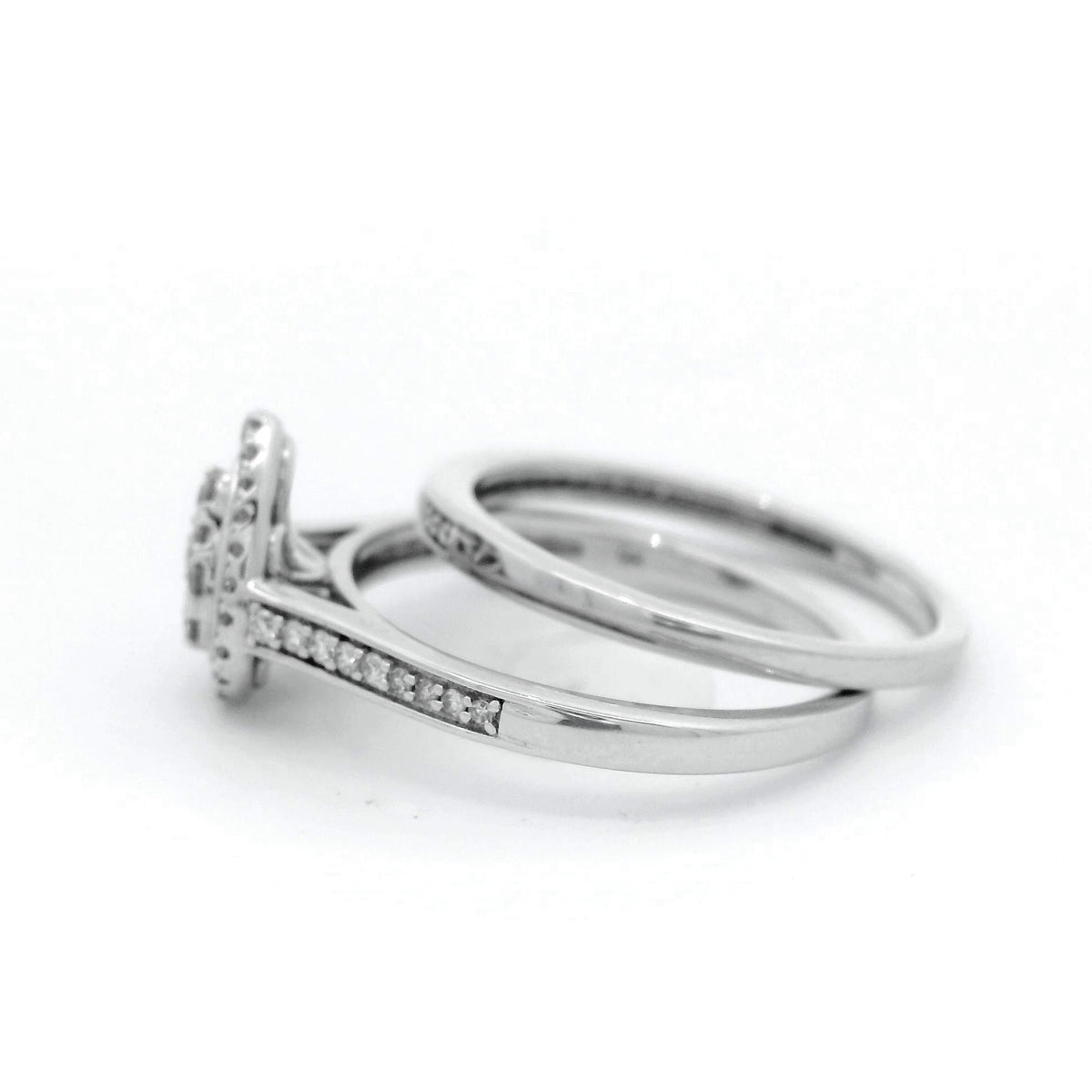 Pear Shape Diamond Engagement and Wedding Ring Set in White Gold