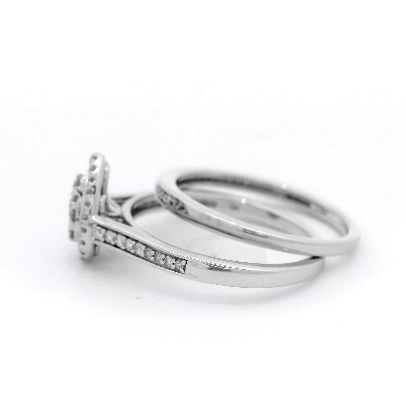 Pear Shape Diamond Engagement and Wedding Ring Set in White Gold