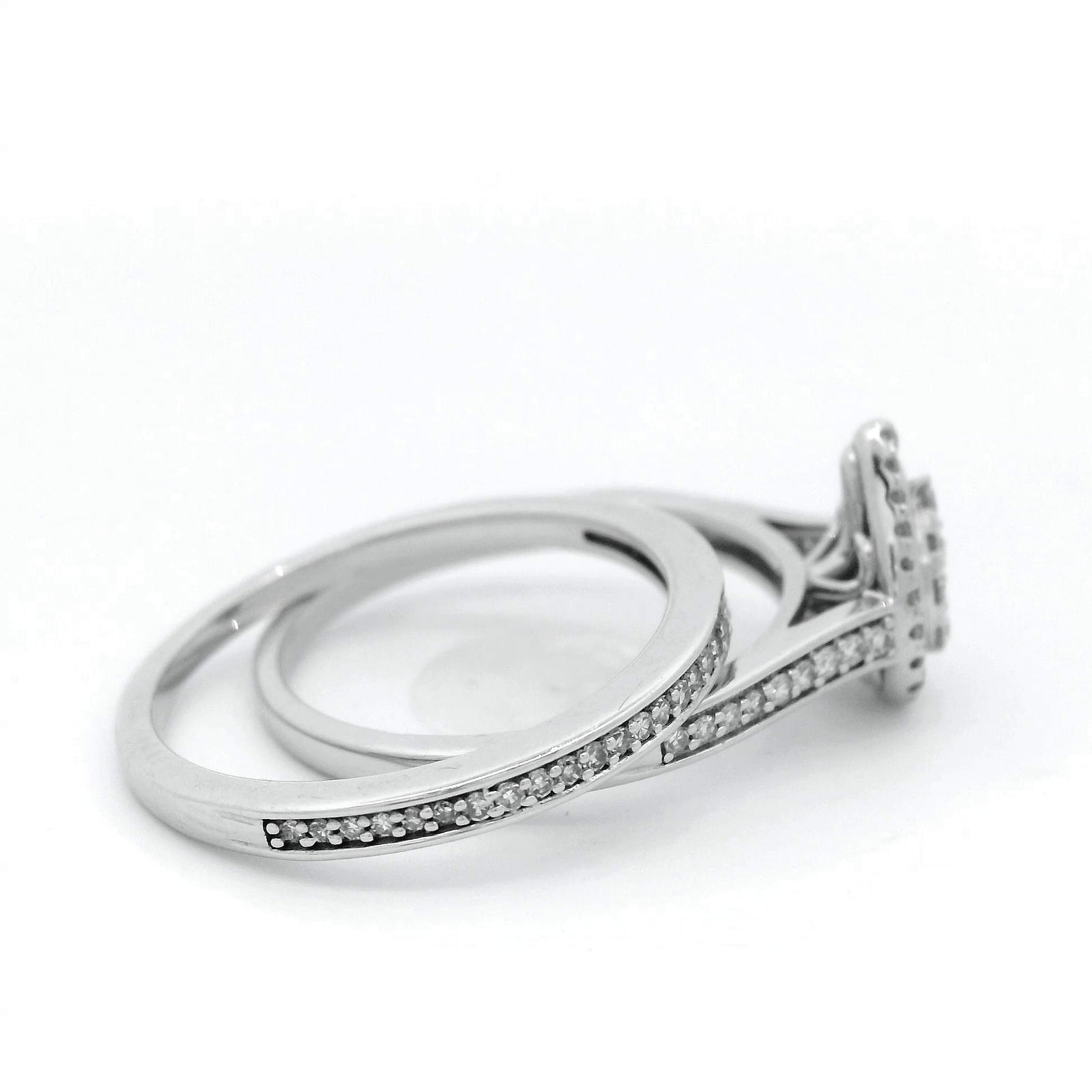 Pear Shape Diamond Engagement and Wedding Ring Set in White Gold
