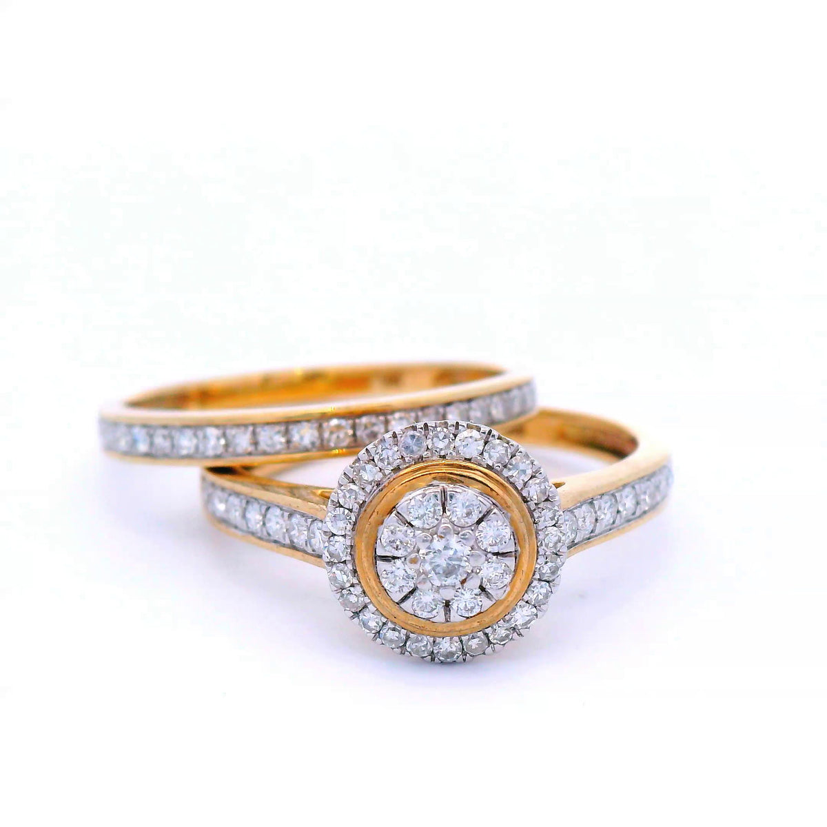 Diamond Halo Bridal Ring Set in Yellow Gold