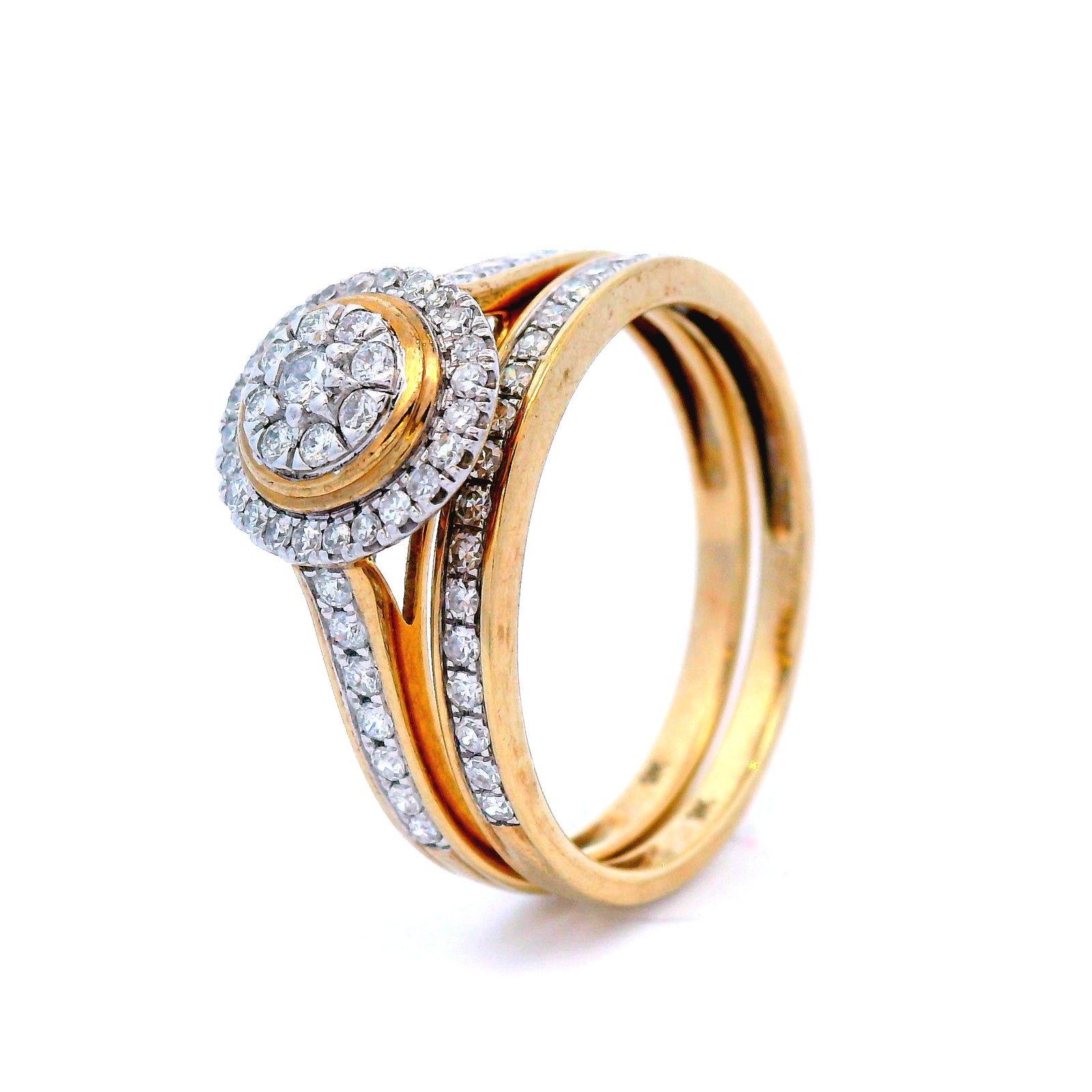 Diamond Halo Bridal Ring Set in Yellow Gold