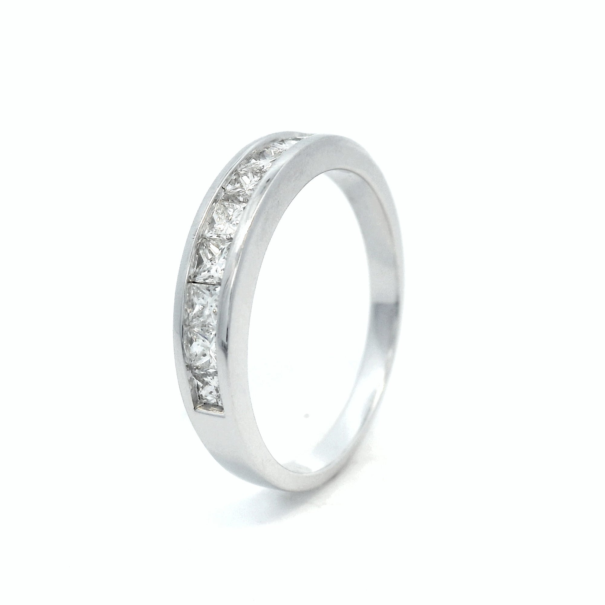 Curved Princess Diamond Ring in White Gold