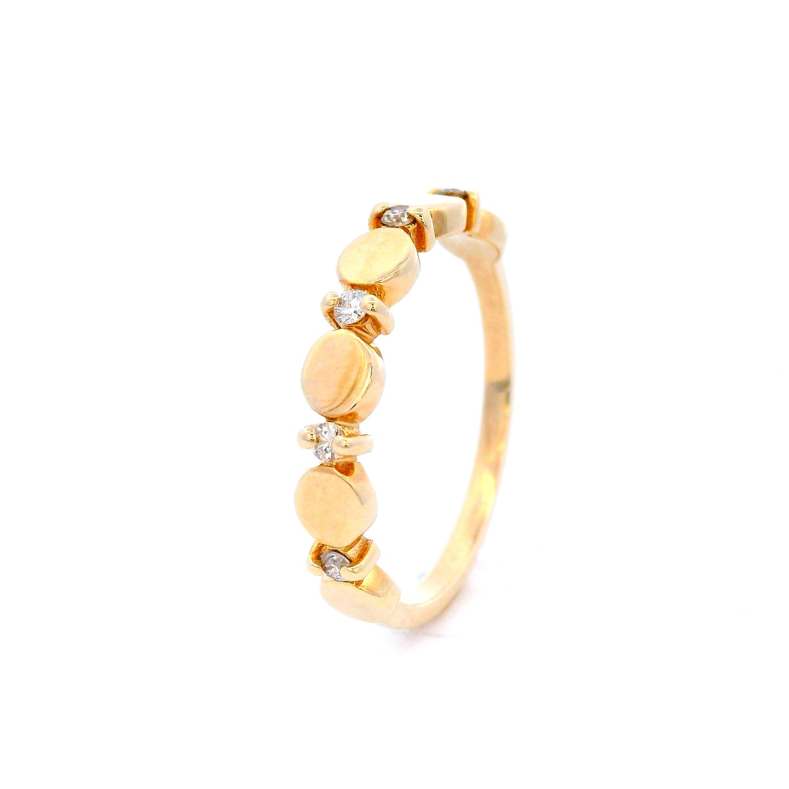 Diamond Ring in Yellow Gold