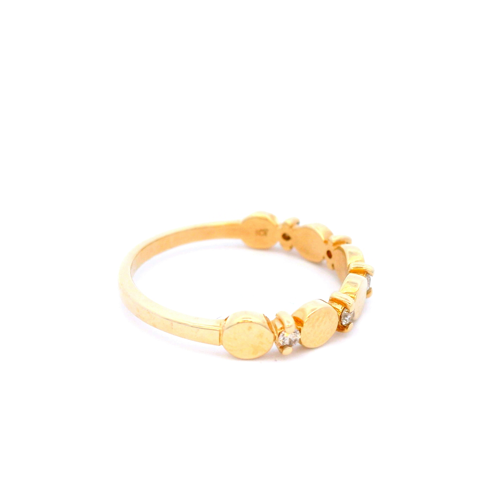 Diamond Ring in Yellow Gold