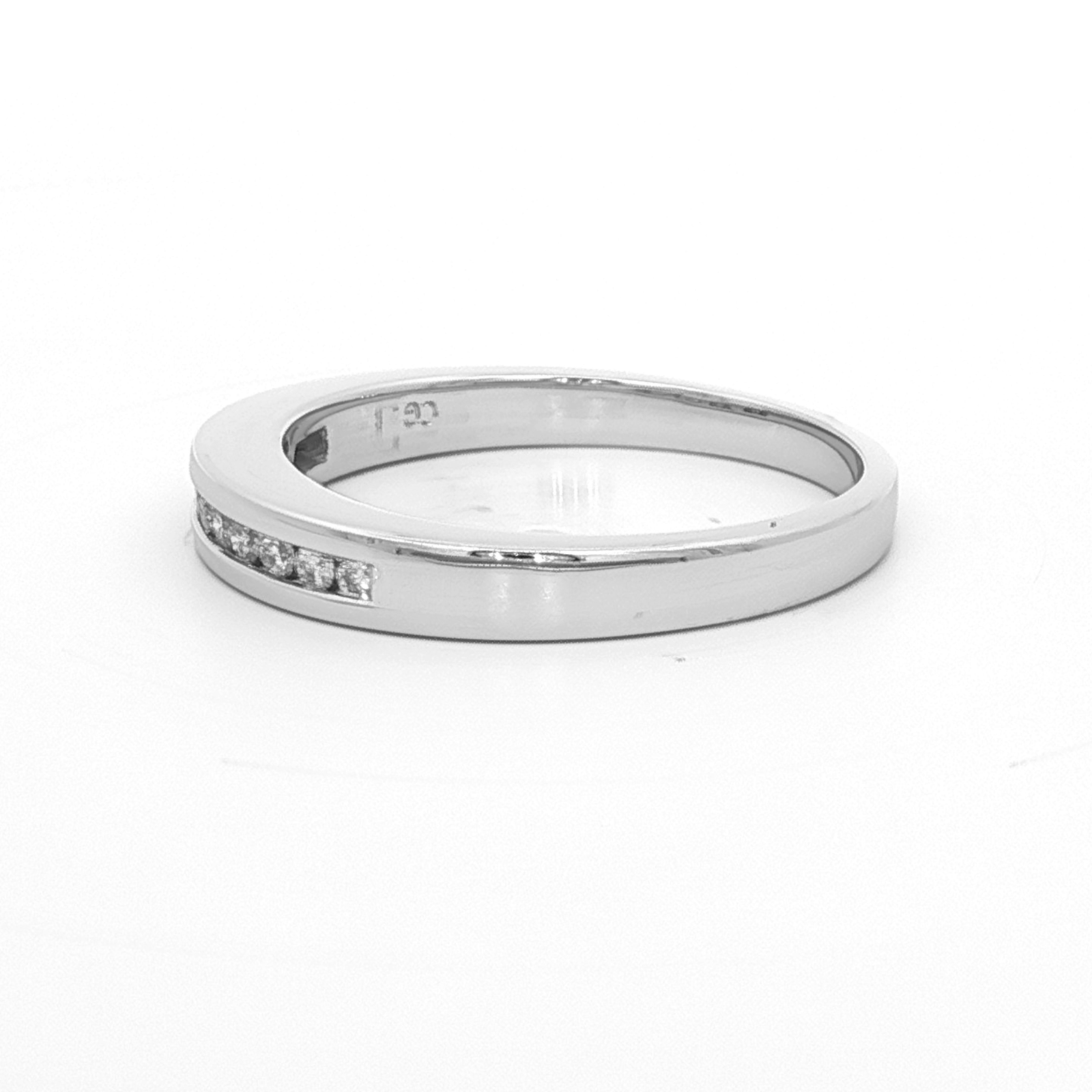 18CT W/G CHANNEL SET 11RBC TDW.15CT HI/SI SZ O