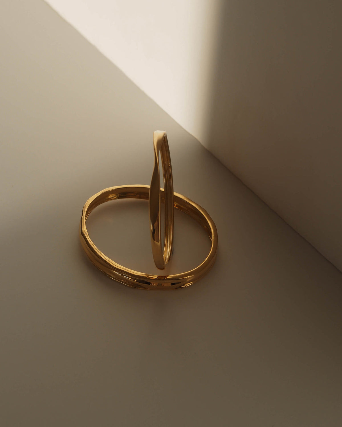 Kirstin Ash Fold Bangle