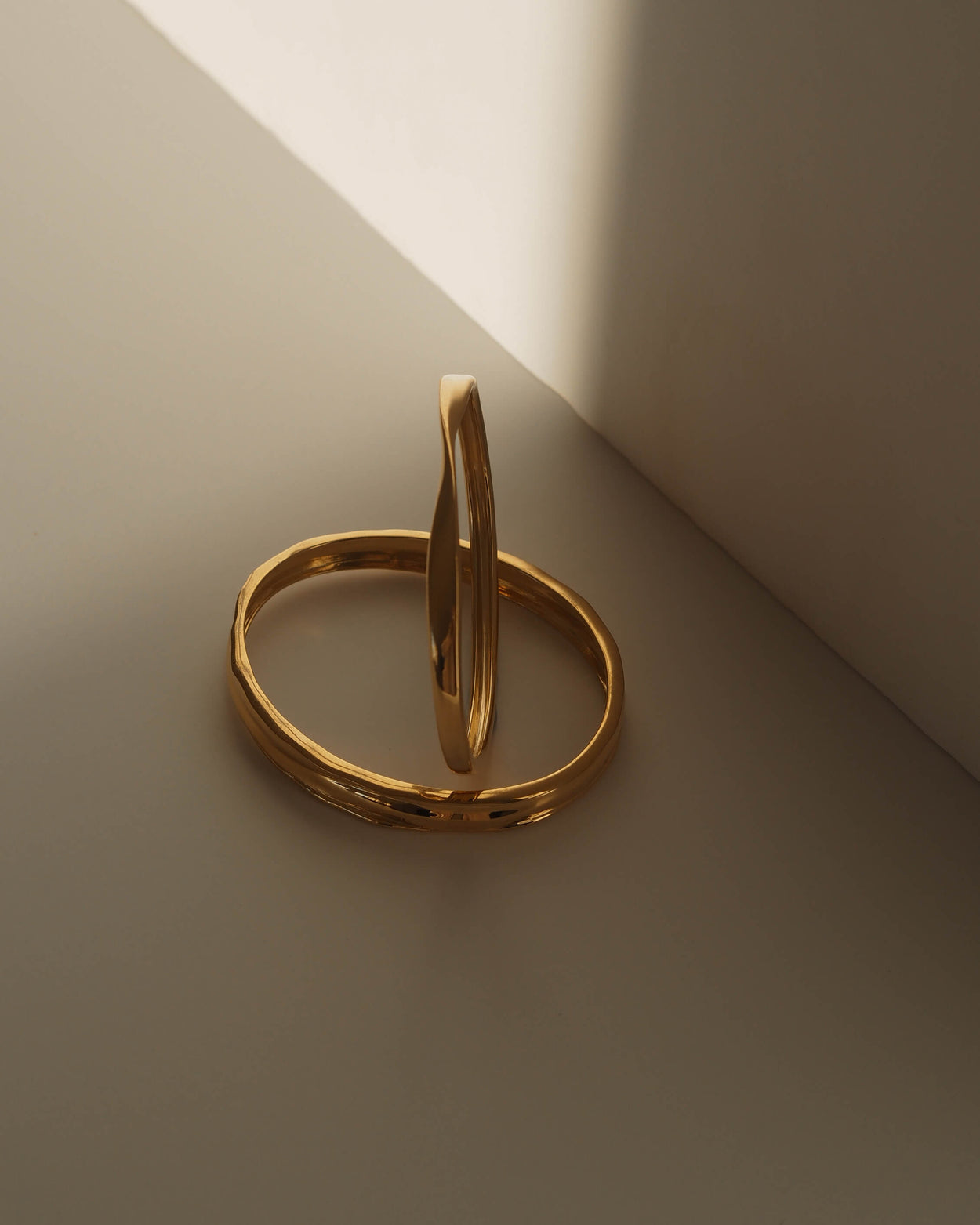 Kirstin Ash Fold Bangle