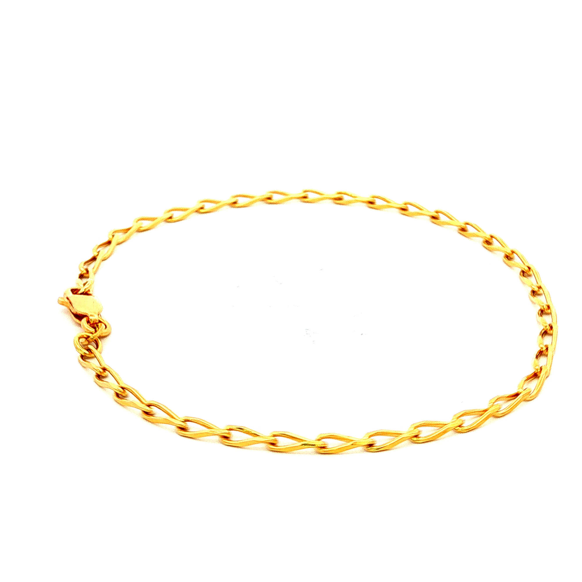Open Diamond Curb Bracelet in Yellow Gold