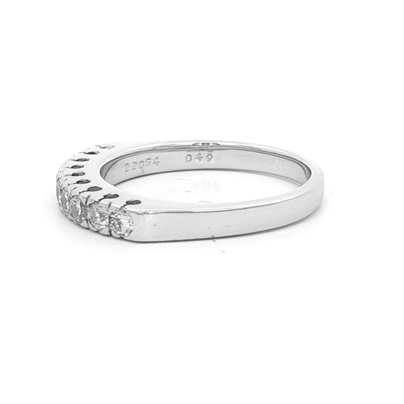 18 CARAT WHITE GOLD 9 STONE =.50CTDIA SZ M