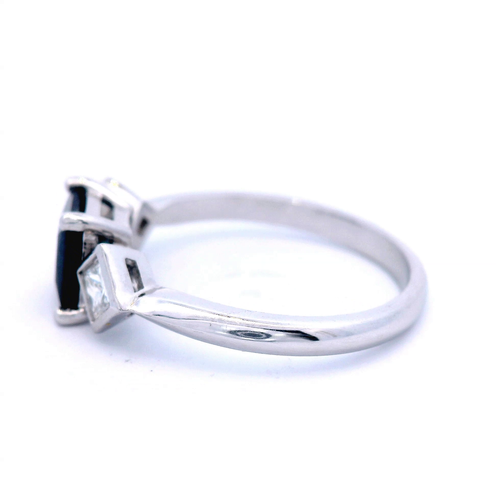 18ct White Gold Natural Blue Saphire & Dia Ring Size N