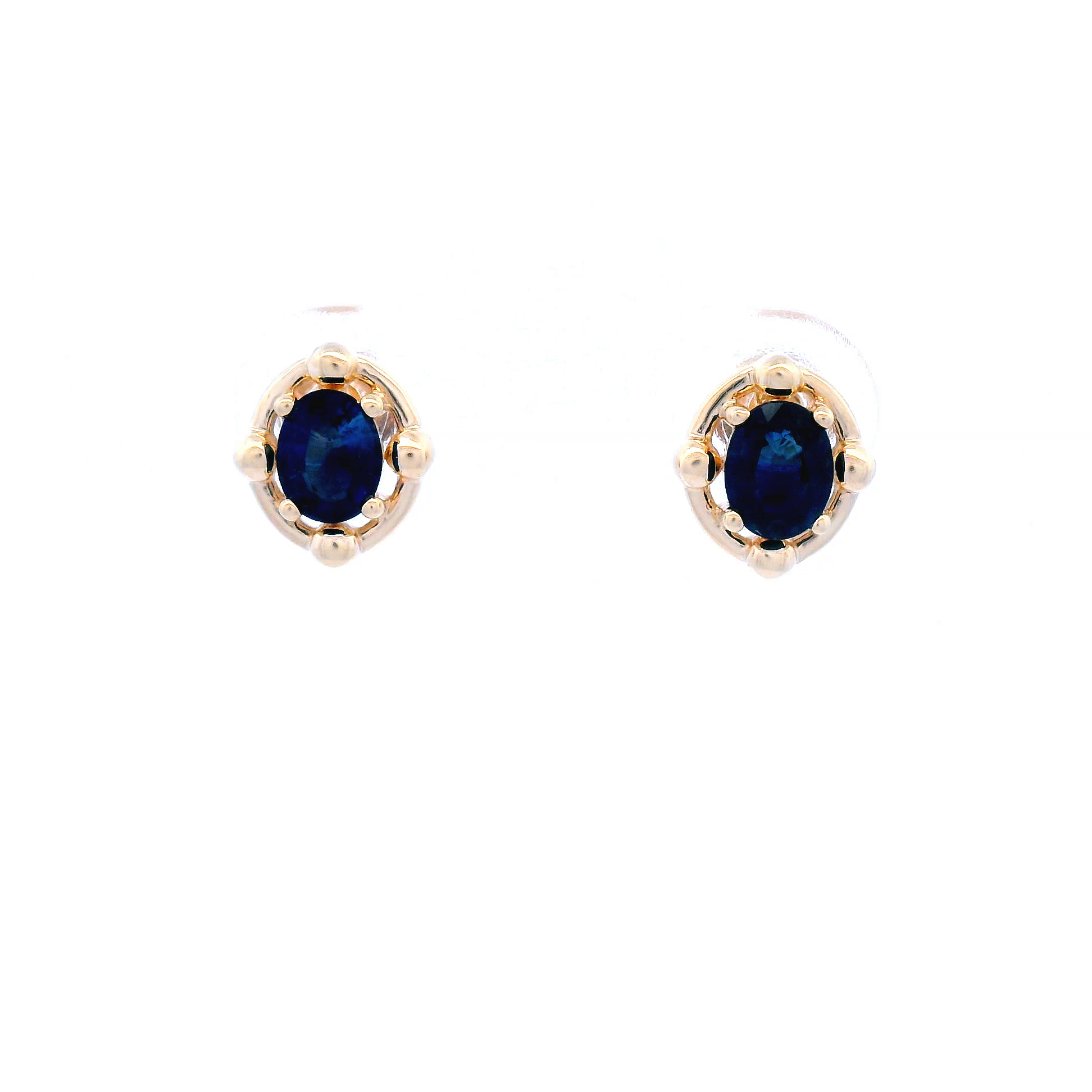 Black Sapphire set in Yellow Gold Earring