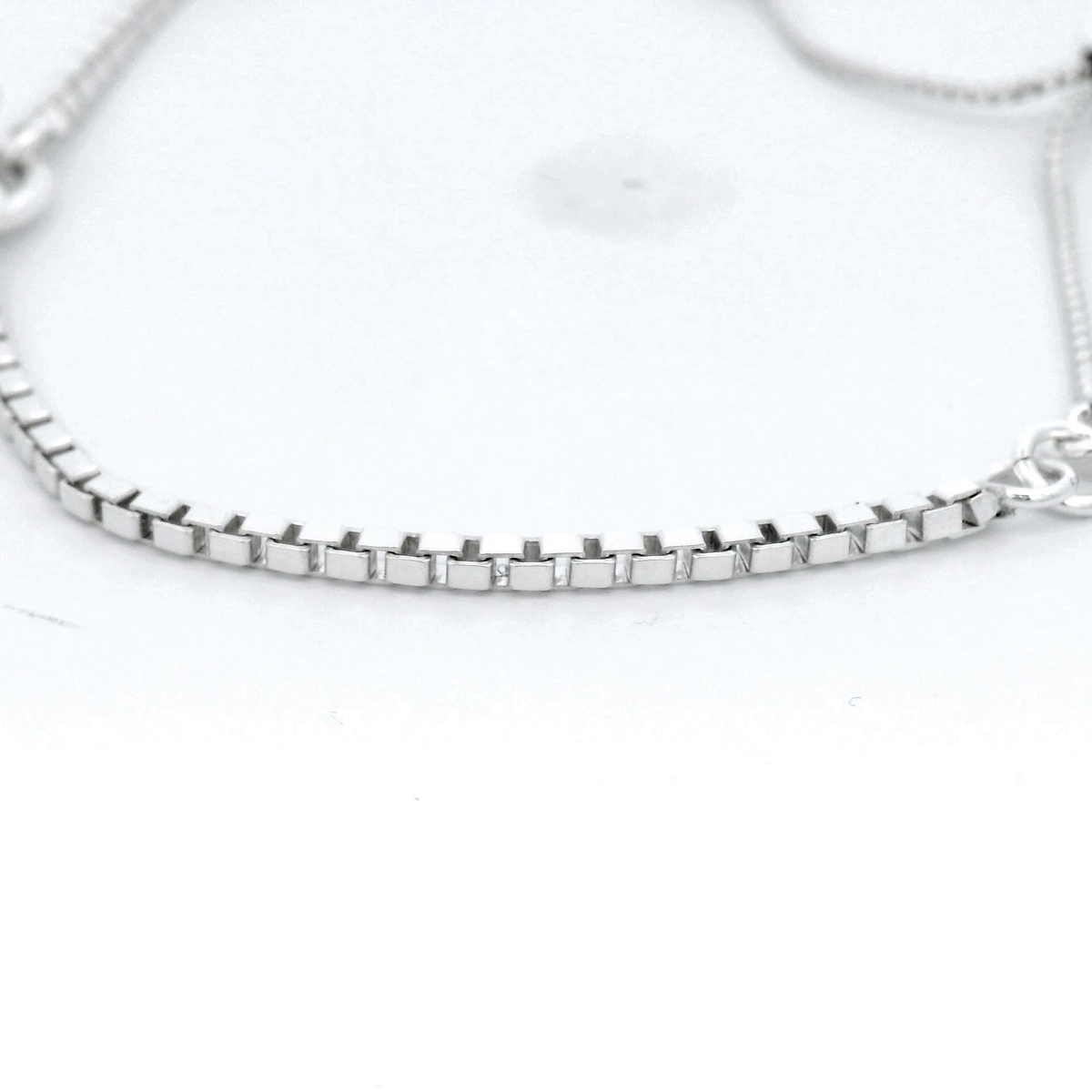 Von Treskow Adjustable Box Chain Bracelet With 'VT' Toggle