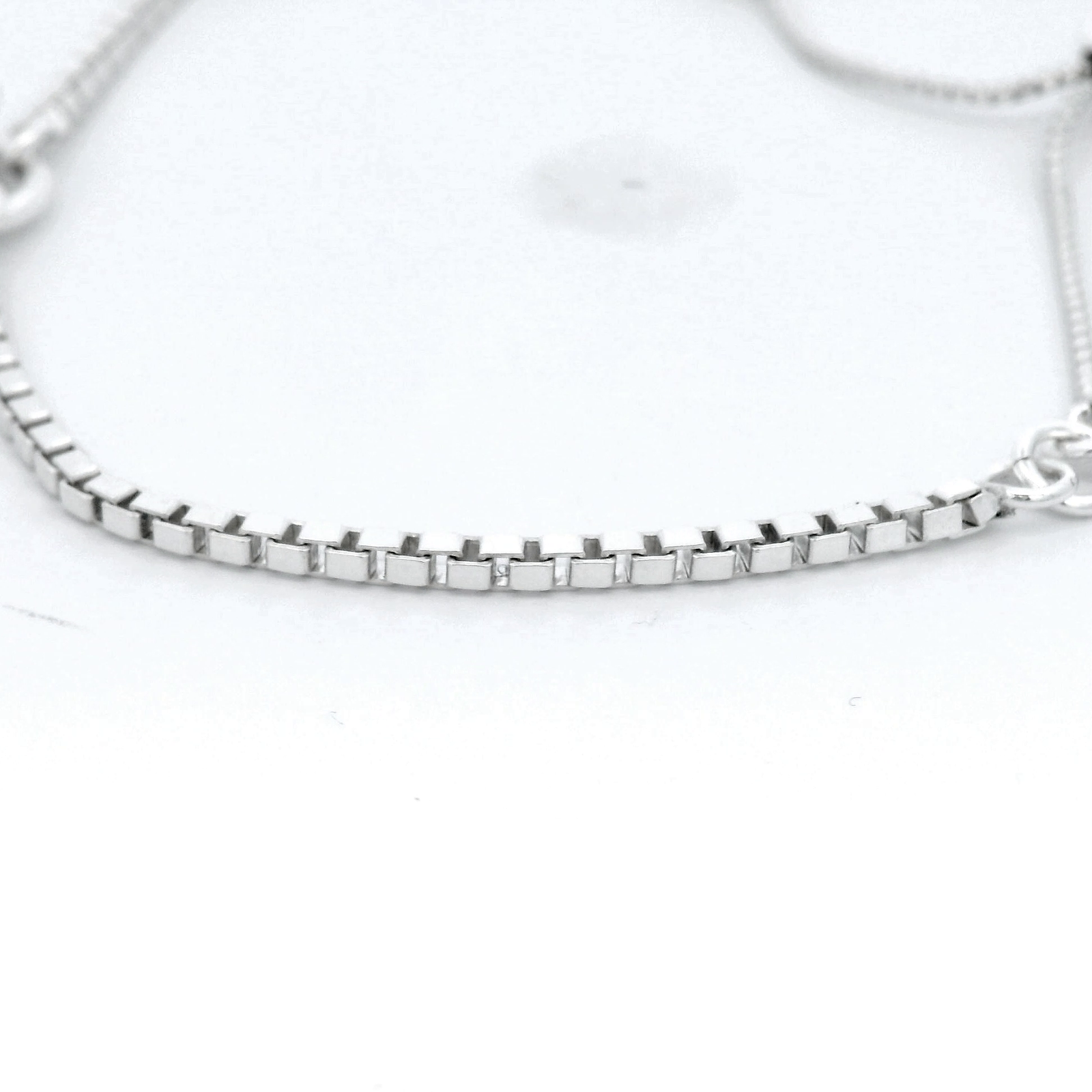 Von Treskow Adjustable Box Chain Bracelet With 'VT' Toggle