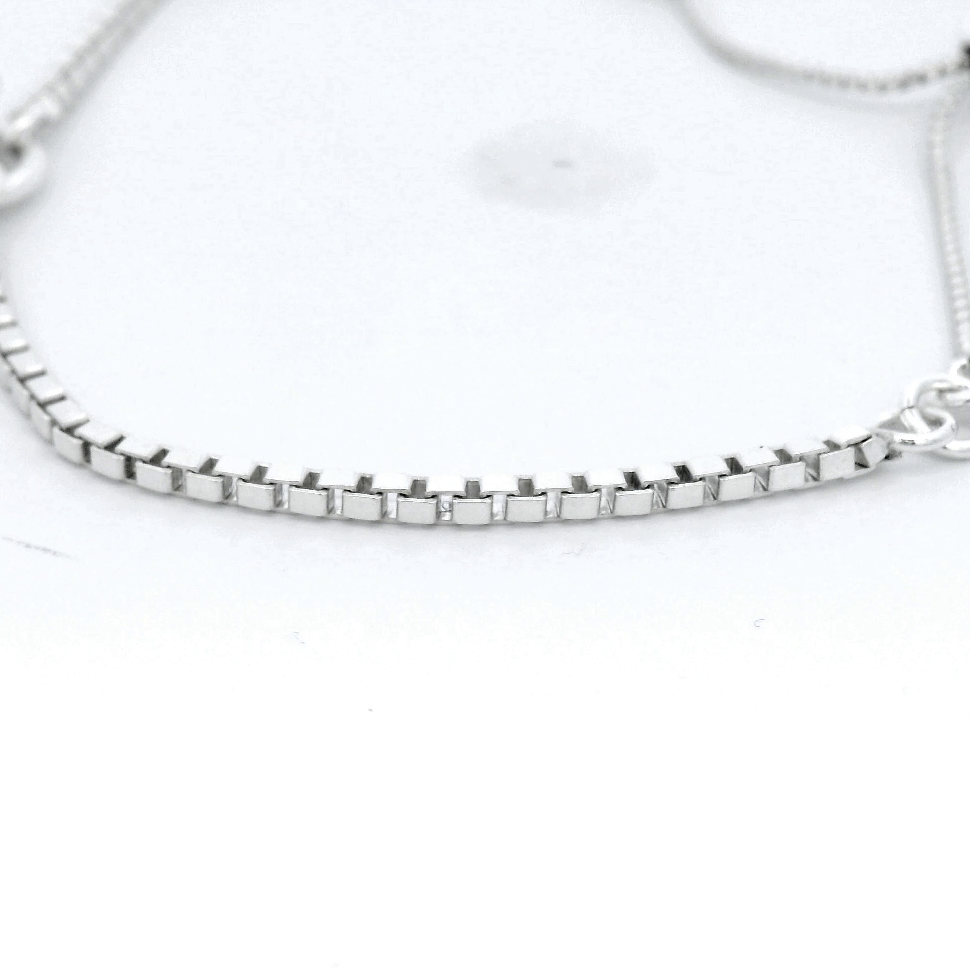 Von Treskow Adjustable Box Chain Bracelet With 'VT' Toggle