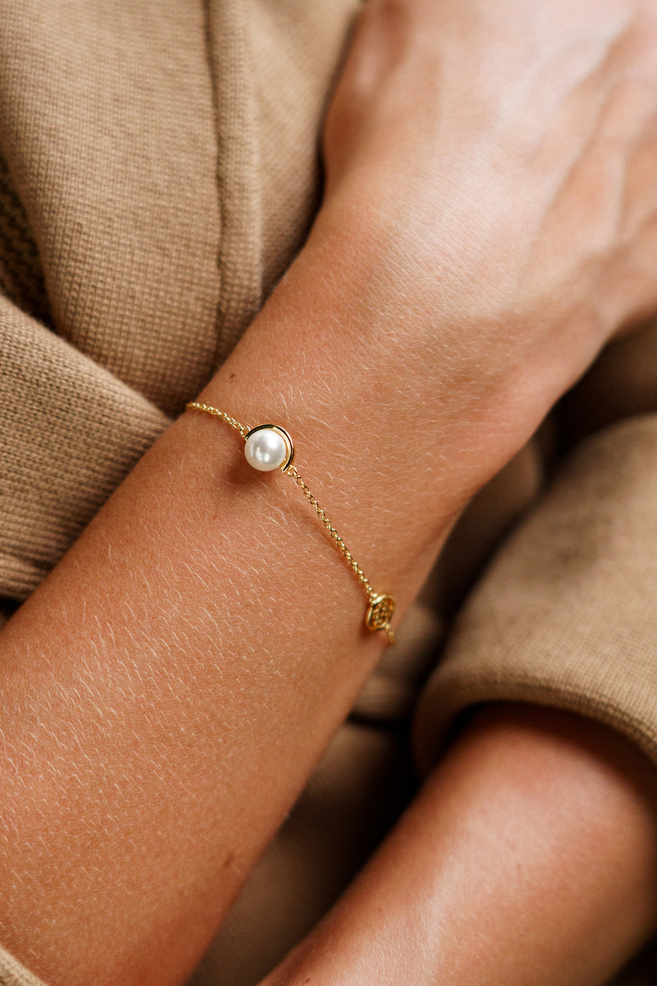 Georgini Adagio Crescent Nine-2-Five Pearl Bracelet Gold 15Cm +4Cm