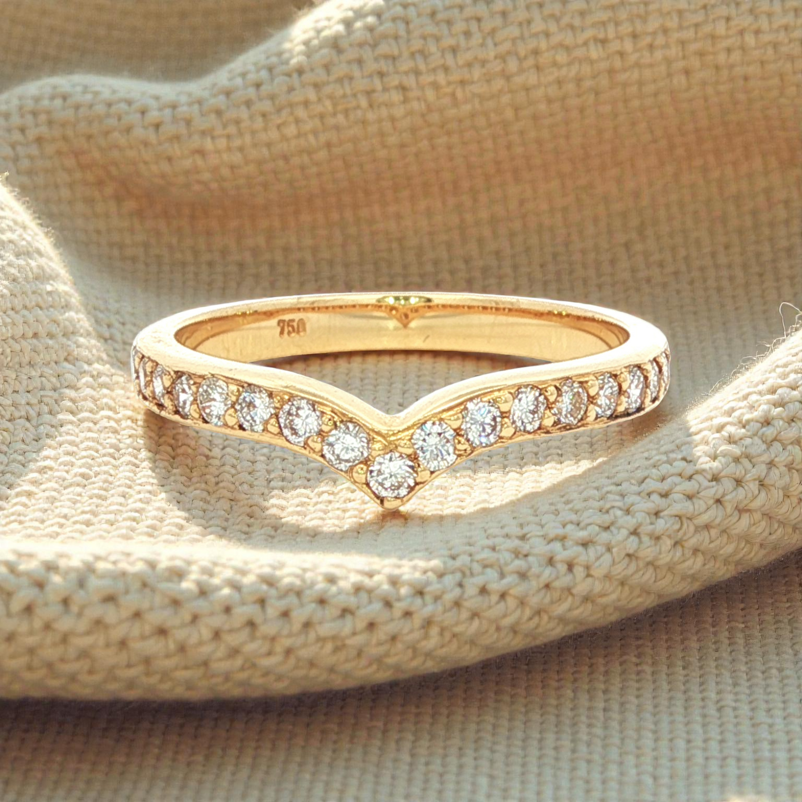 Diamond Ring in 18ct YG with 17x.02ct Dia SZ M1/2
