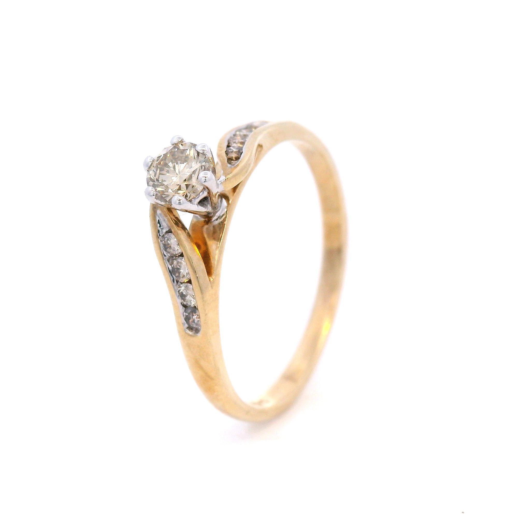 Diamond Halo Ring in Yellow Gold