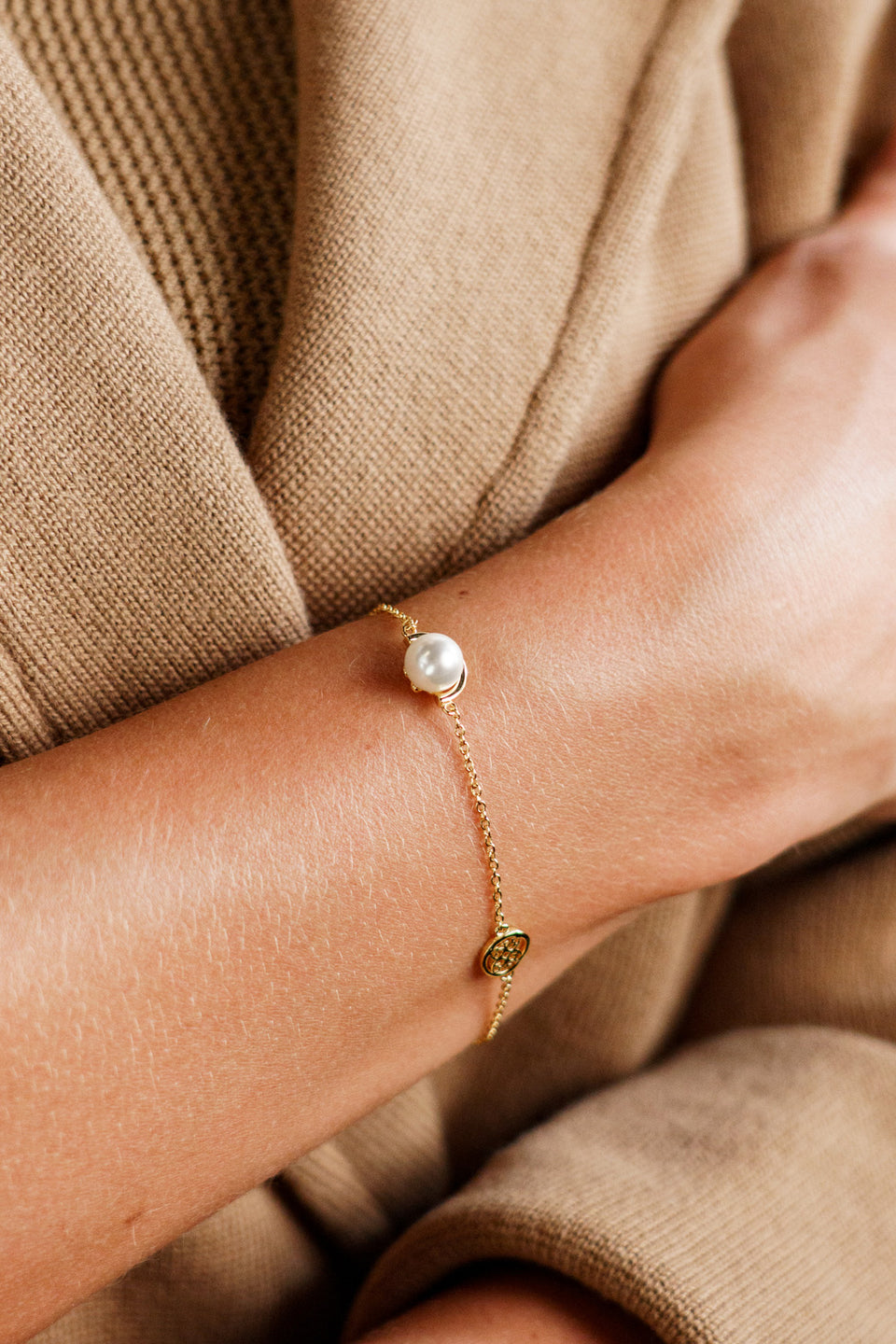 Georgini Adagio Crescent Nine-2-Five Pearl Bracelet Gold 15Cm +4Cm