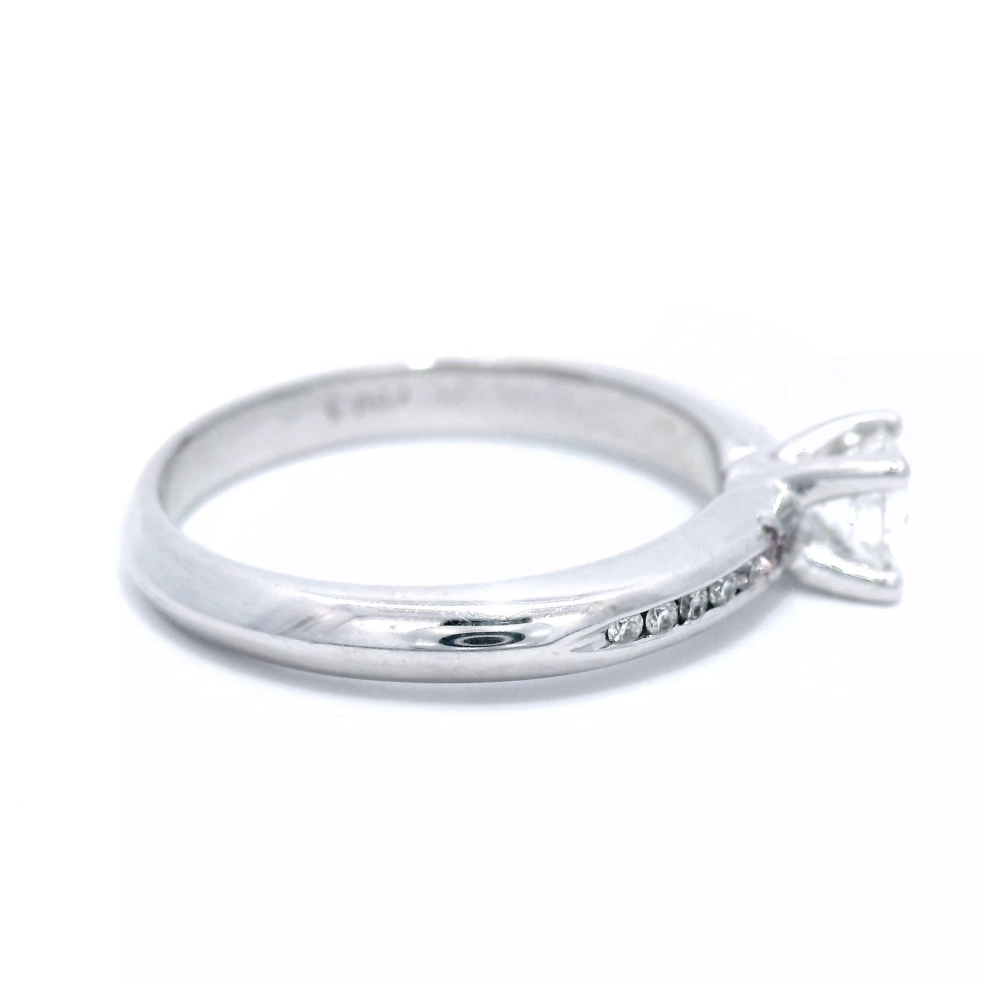 Diamond Solitaire Ring in White Gold