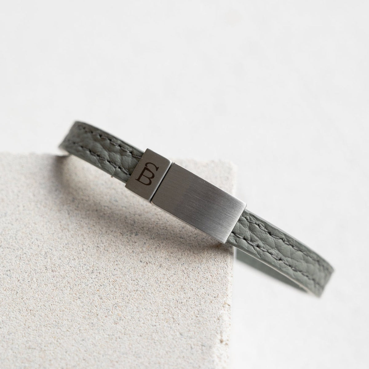 Grady - Iron -Elegant Pebble Finish Leather Strap Bracelet