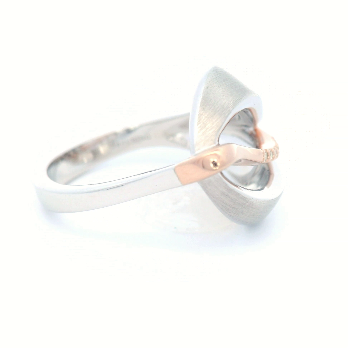 925/- RH/R RING - g.white sapphire