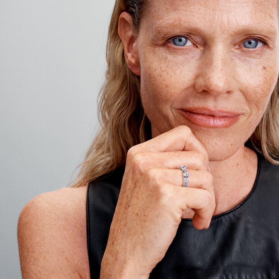 Bow sterling silver ring with clear cubic zirconia