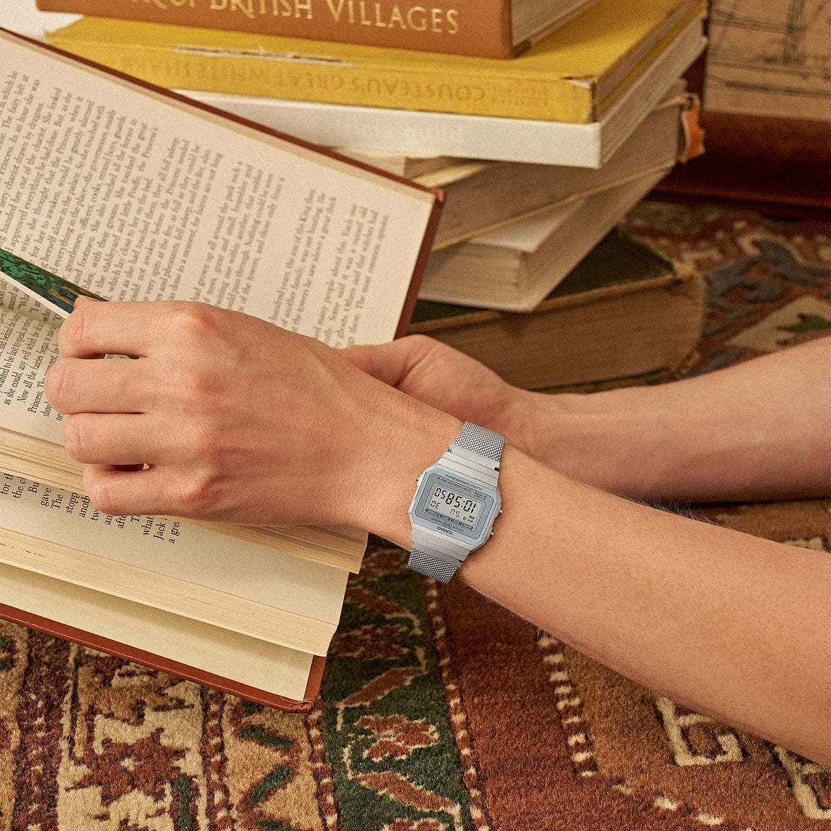 Casio Vintage Silver-Tone Steel Mesh Digital Women's Watch A700WM-7A