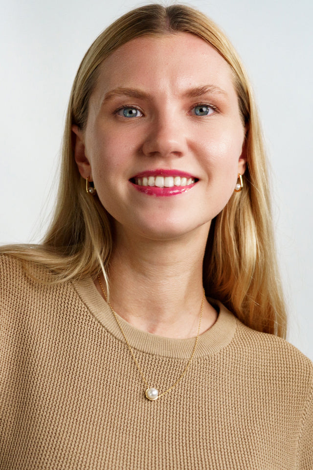 GEORGINI ADAGIO NINE-2-FIVE PEARL OVAL HOOPS SILVER