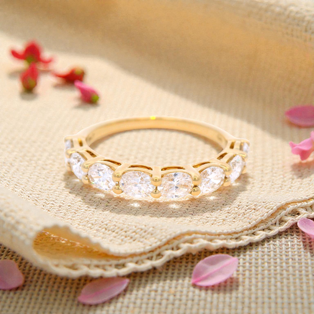 18 Carat Yellow Gold Diamond Dress Ring