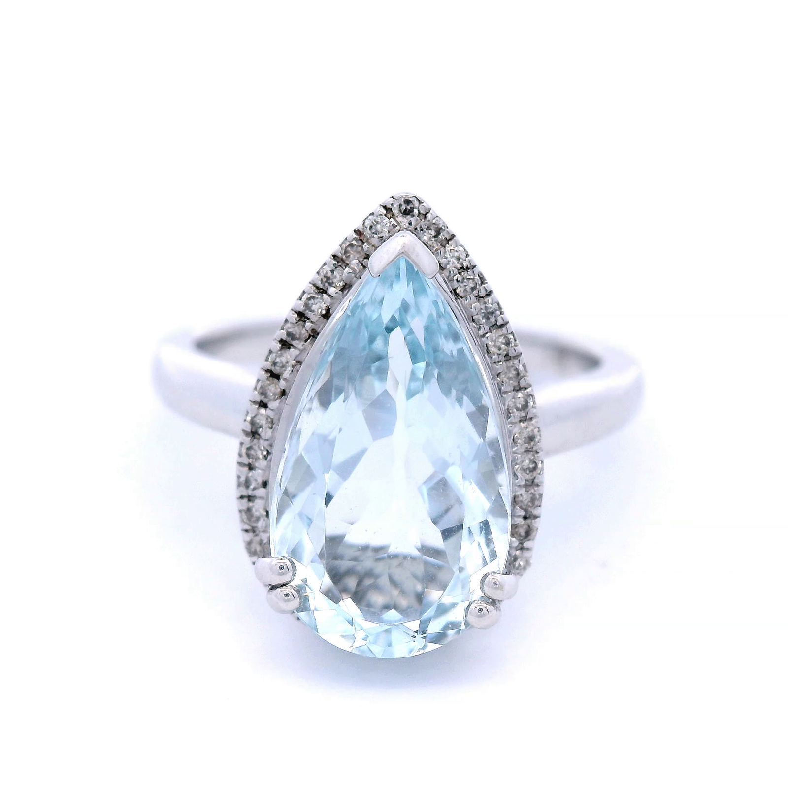 Diamond and Aquamarine Ring in White Gold