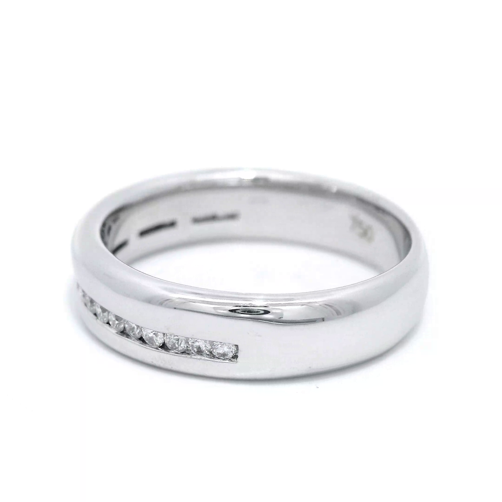 18 CARAT W/G DIA SET WEDDER SET WITH .23CT SMALLS SZ N