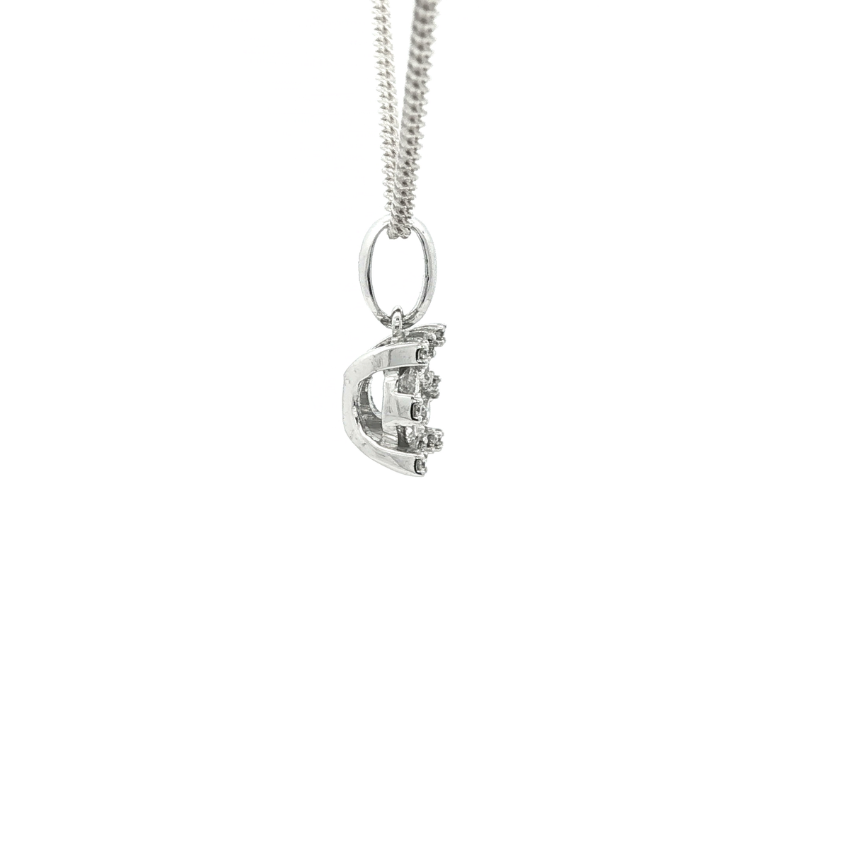 Brilliant Round Cut Diamond Necklace in White Gold