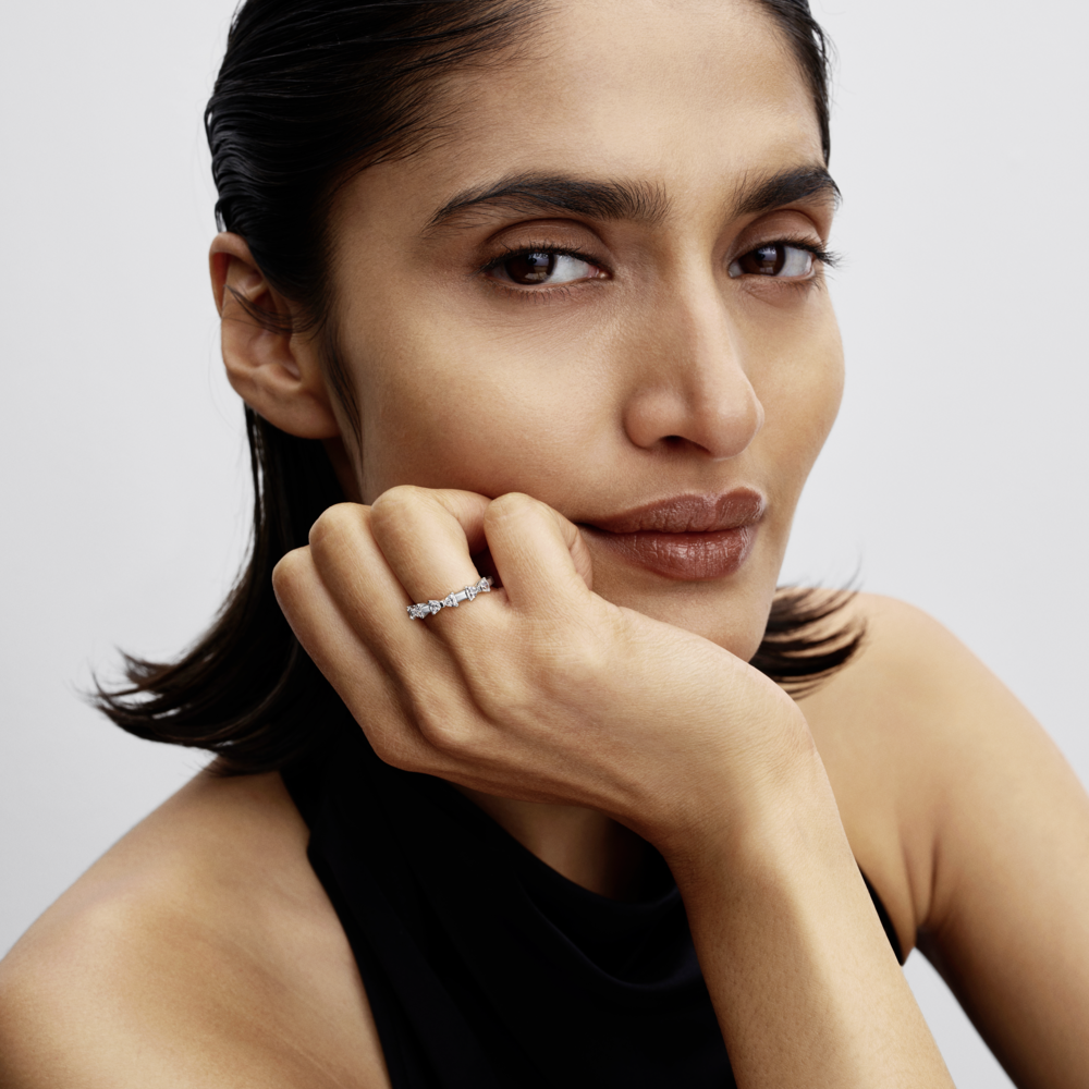 Bow sterling silver ring with clear cubic zirconia