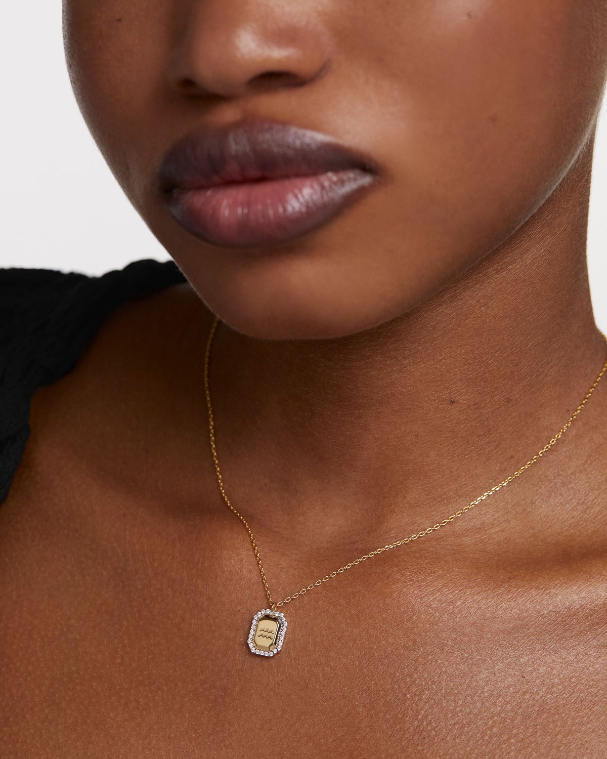 PDPAOLA Capricorn Necklace Engraved In Octagonal Pendant