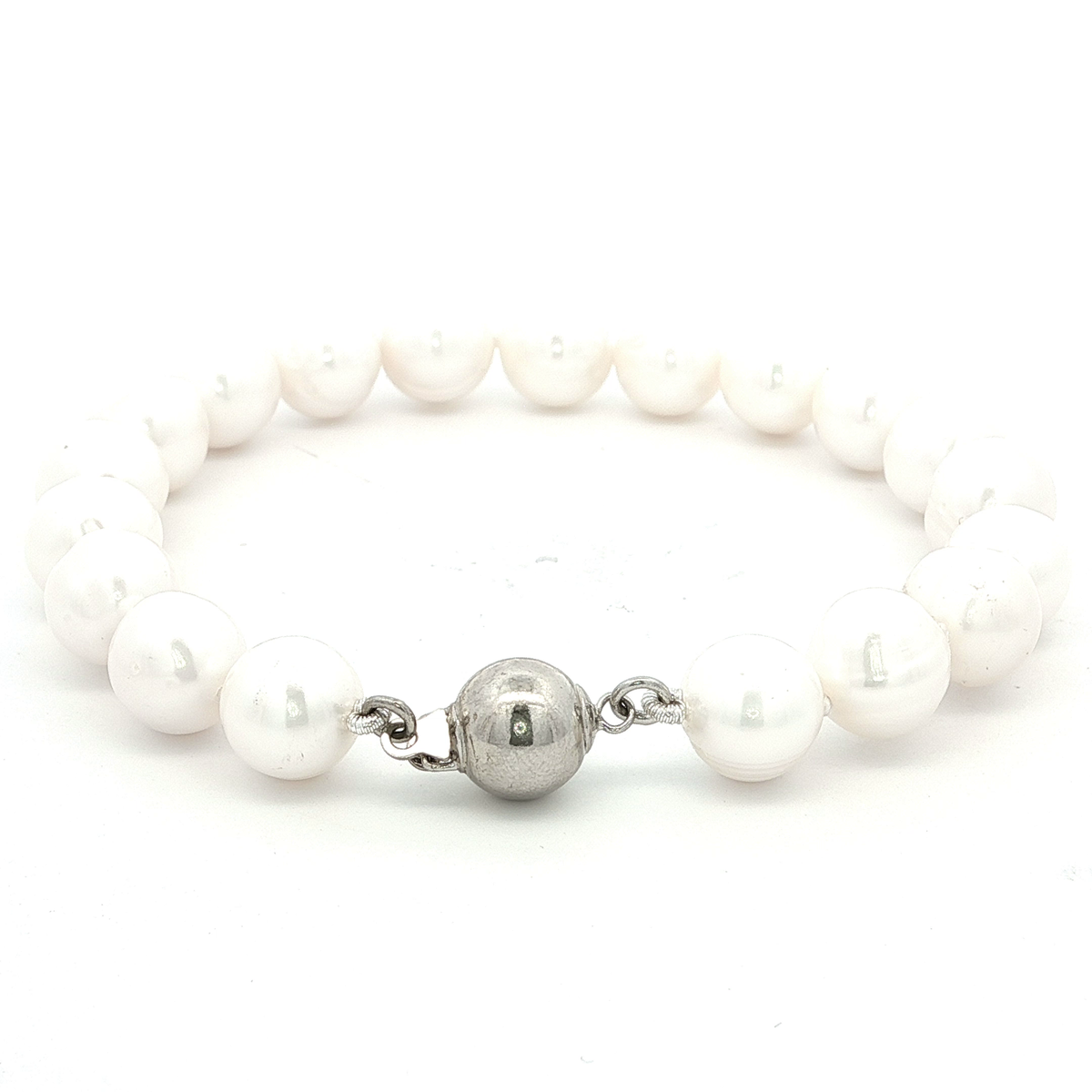 Ikecho Pearl White Circle Bracelet