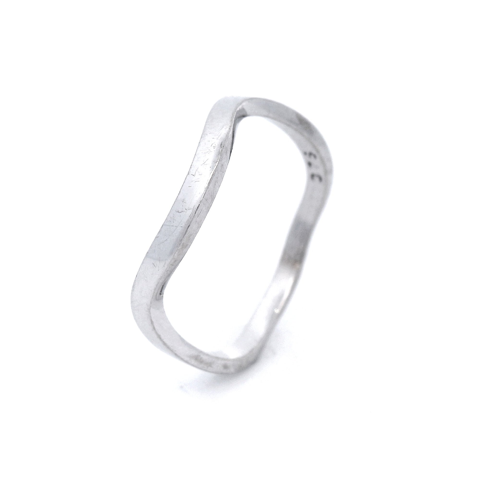 9CT WHITE GOLD PLAIN WAVE RING