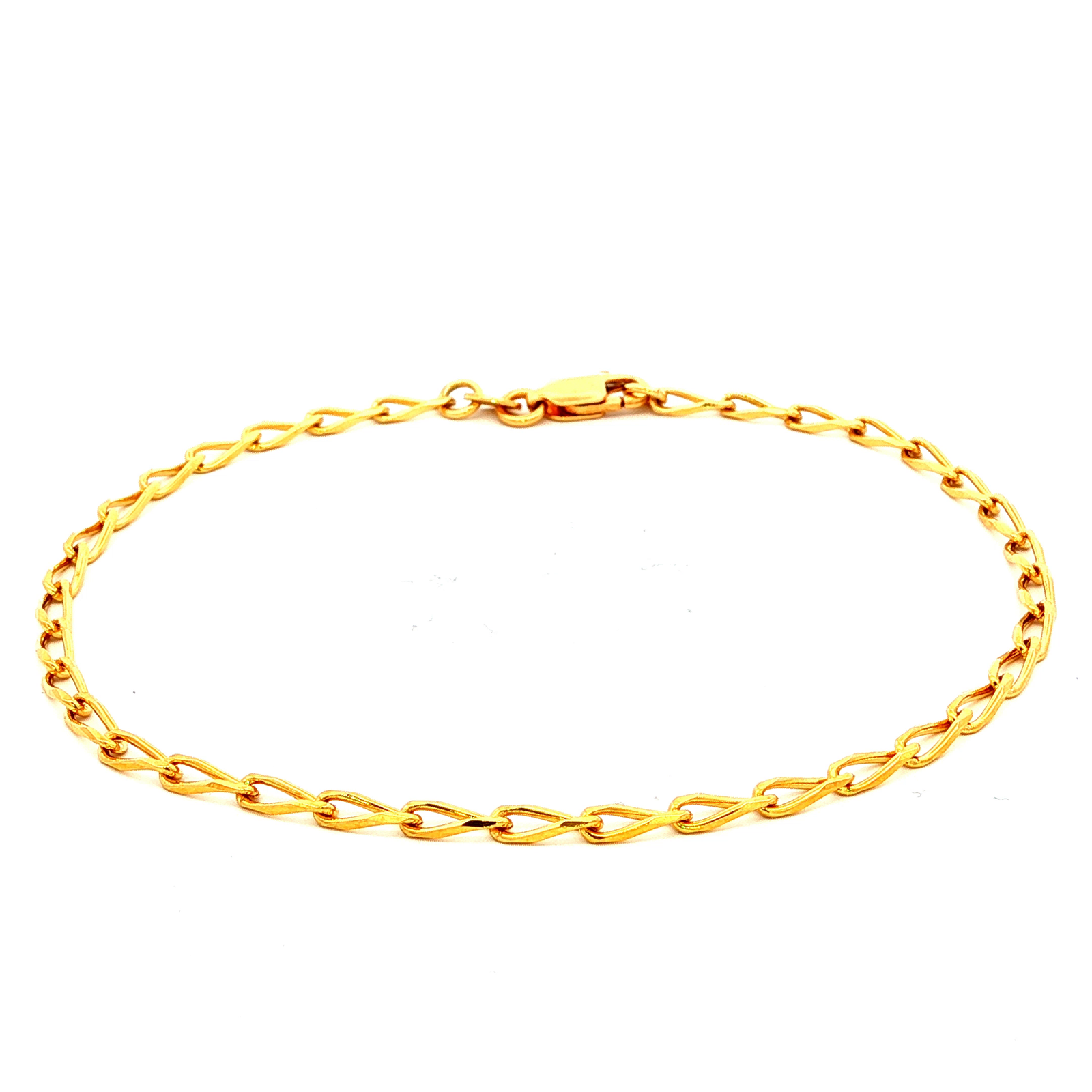 Open Diamond Curb Bracelet in Yellow Gold