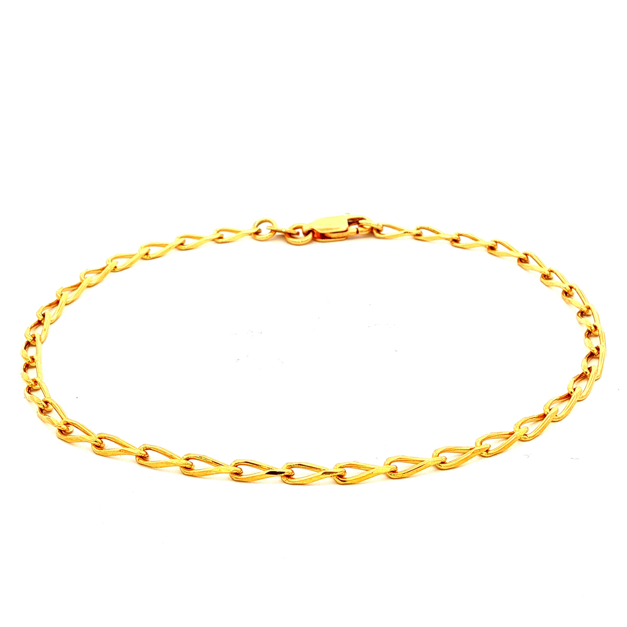 Open Diamond Curb Bracelet in Yellow Gold