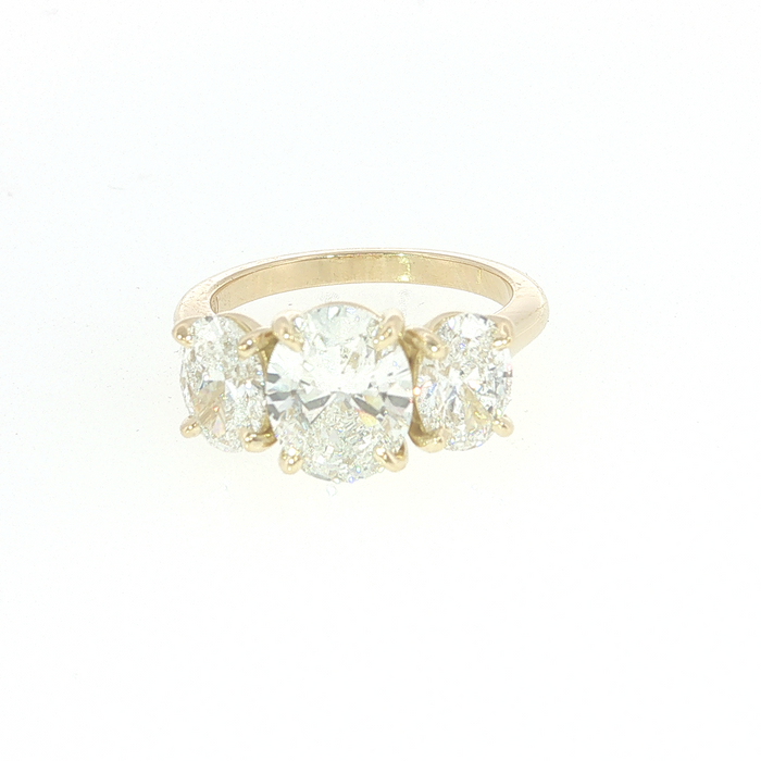 Diamond Trilogy Ring Set in 18k Yellow Gold