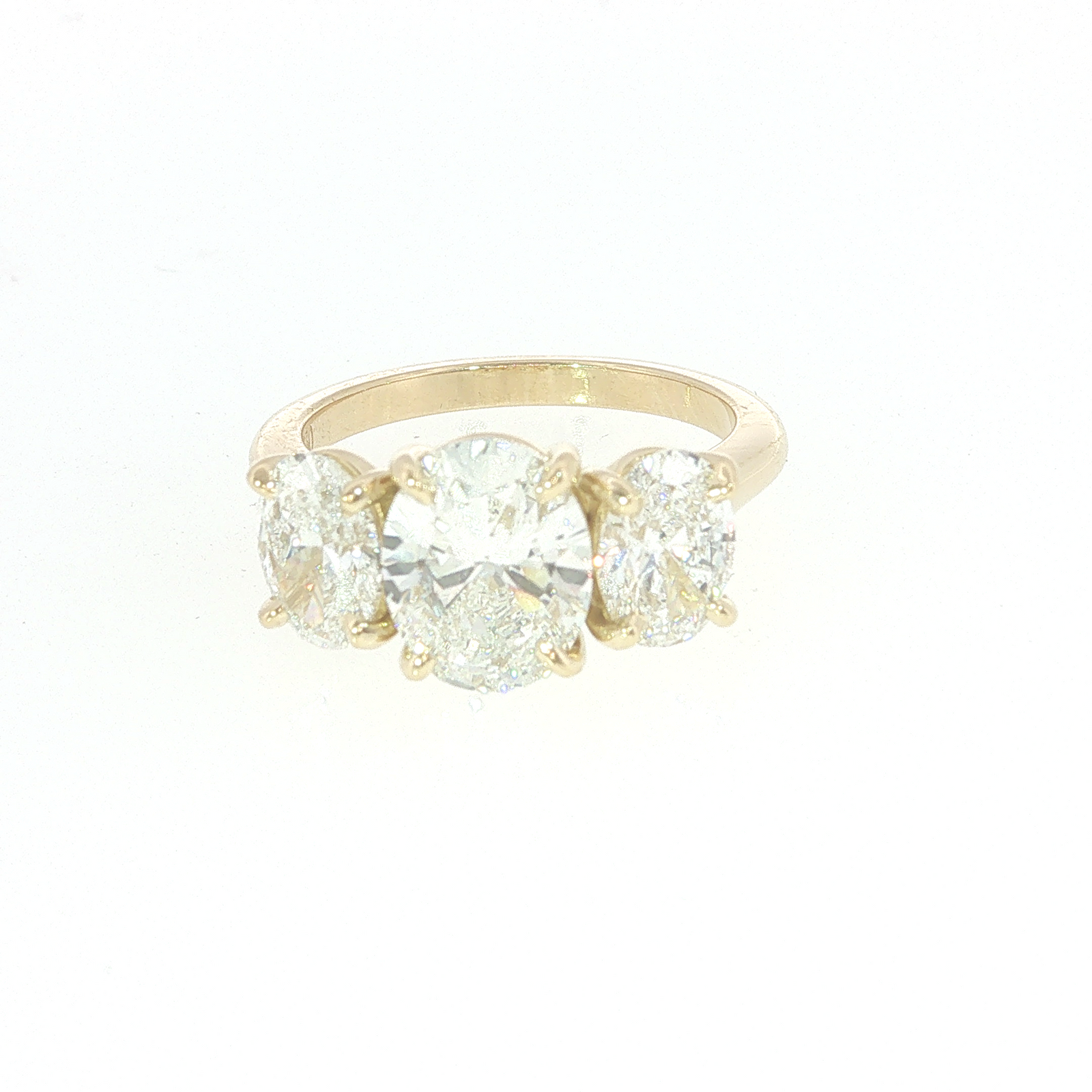 Diamond Trilogy Ring Set in 18k Yellow Gold