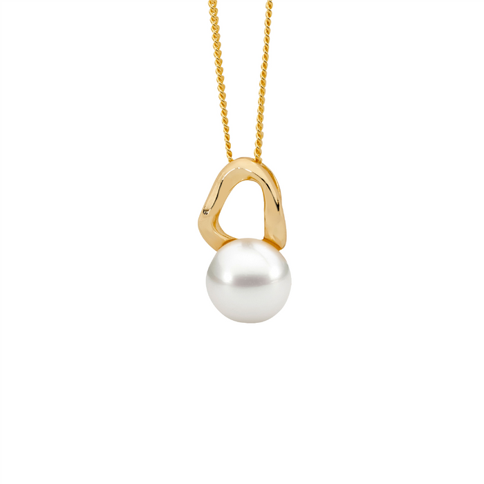 Ellani Freshwater Pearl Pendant