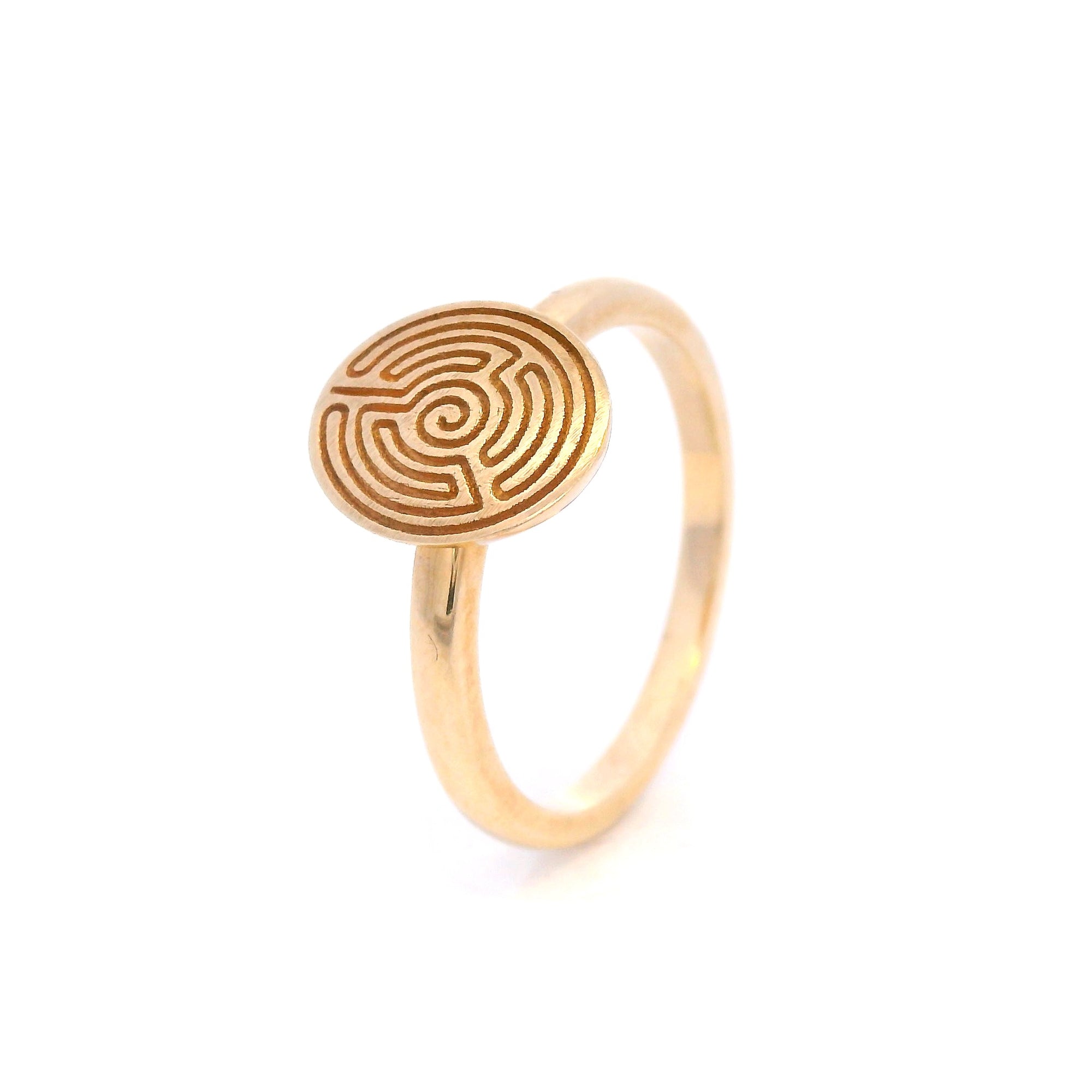 Oval Maze Ring in Yellow Gold