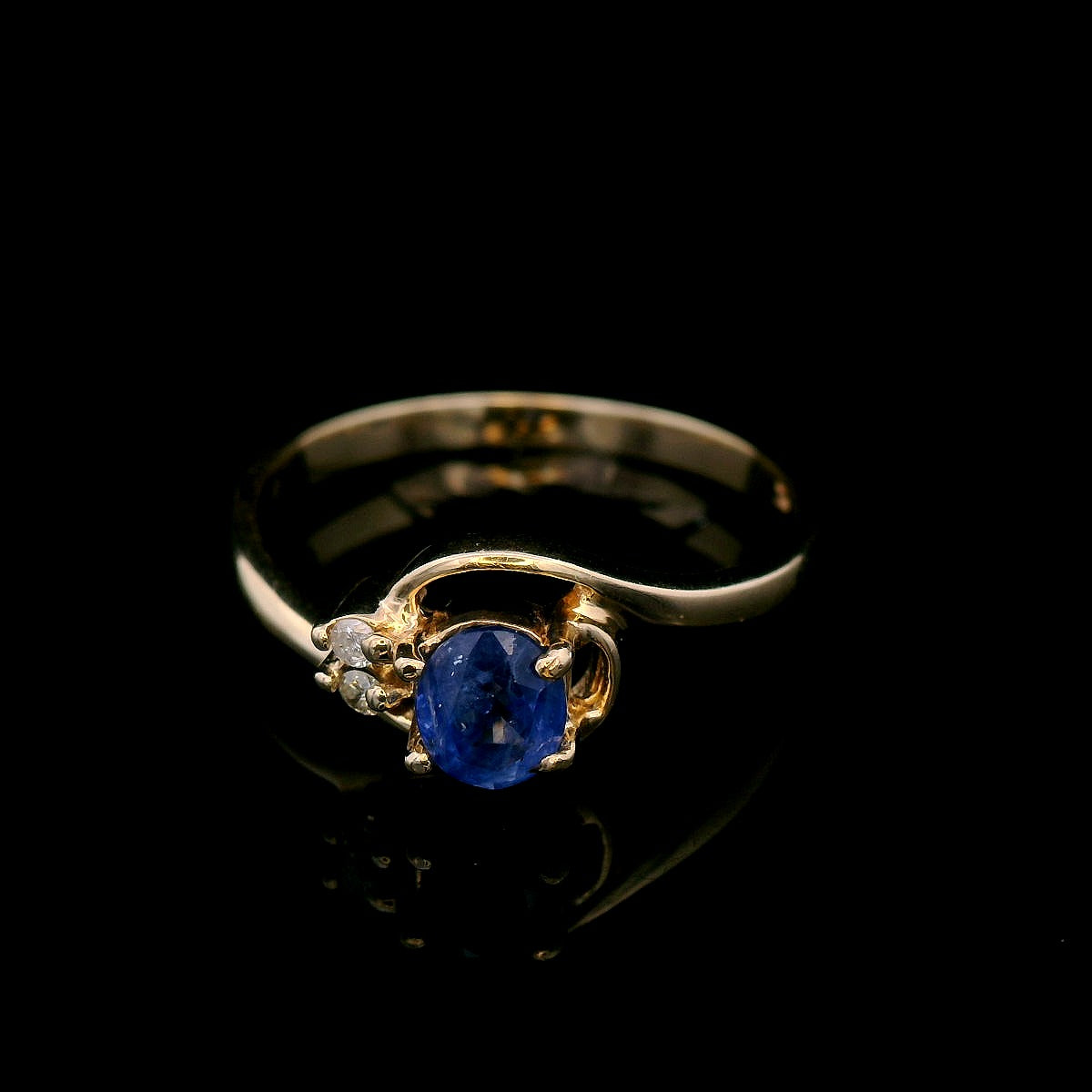 Blue Australian Sapphire Dress Ring Set in Yellow Gold