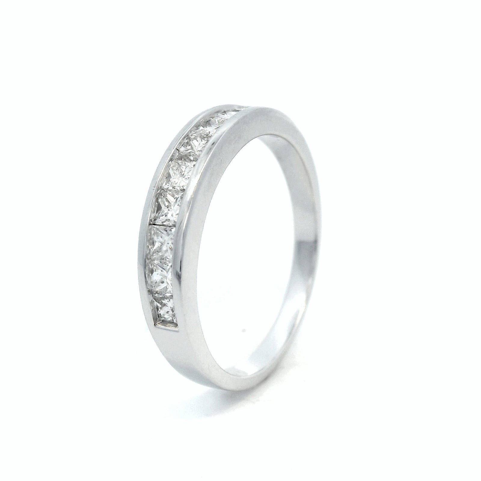 Curved Princess Diamond Ring in White Gold