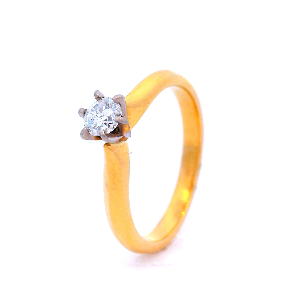 Diamond in a 6 Claw Yellow Gold Setting