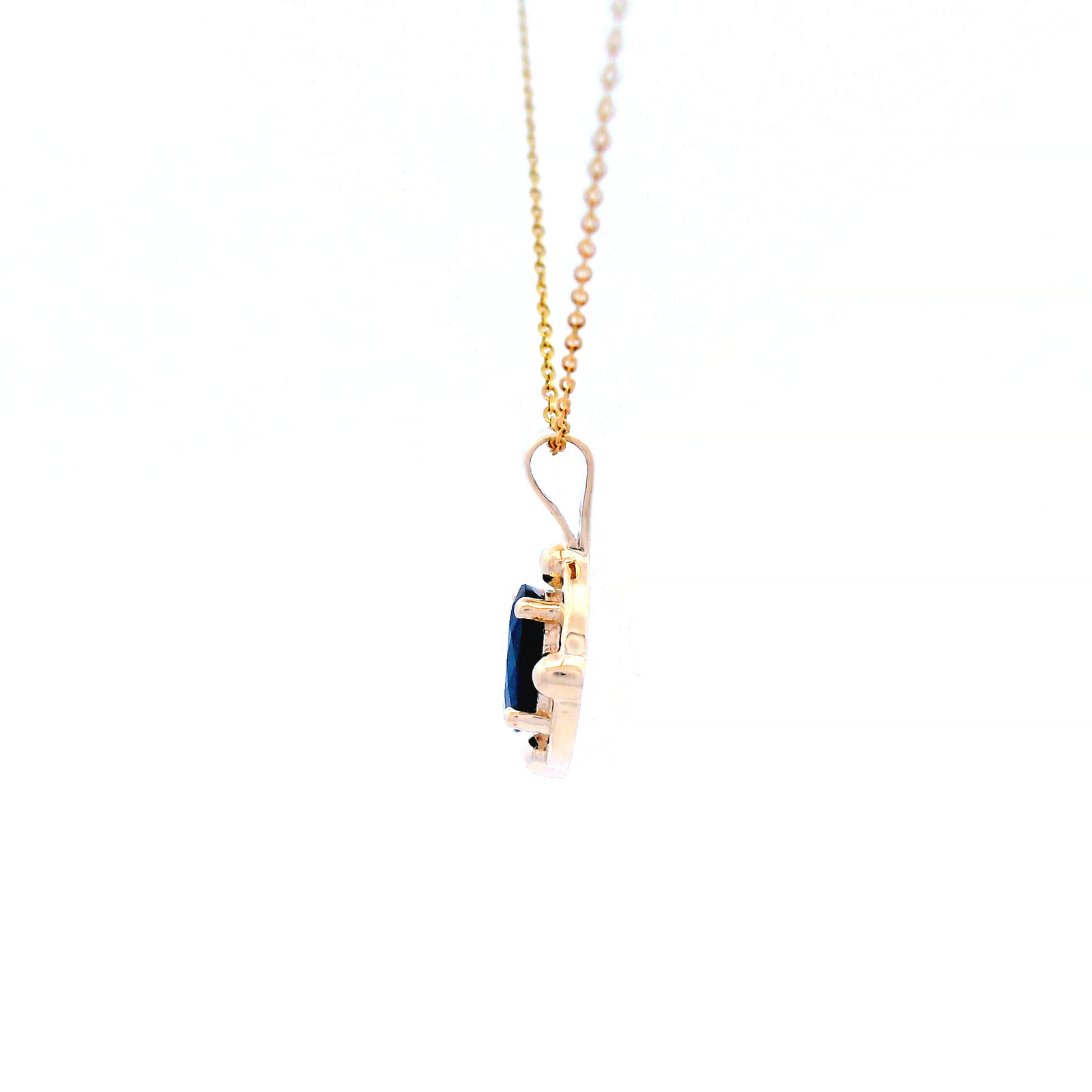 Sapphire Pendant set in Yellow Gold