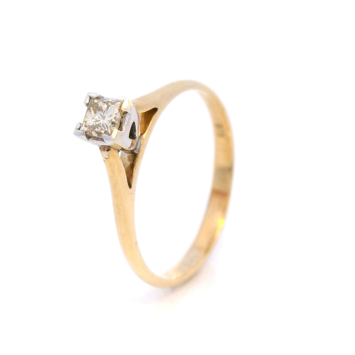 Diamond Solitaire Ring in Yellow Gold