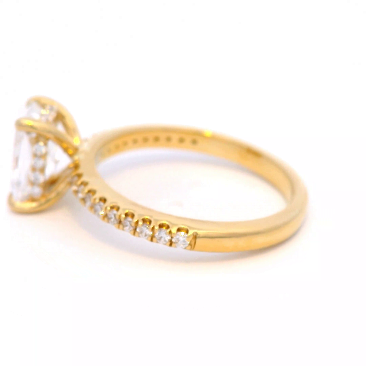 18 Carat Yellow Gold Diamond Dress Ring