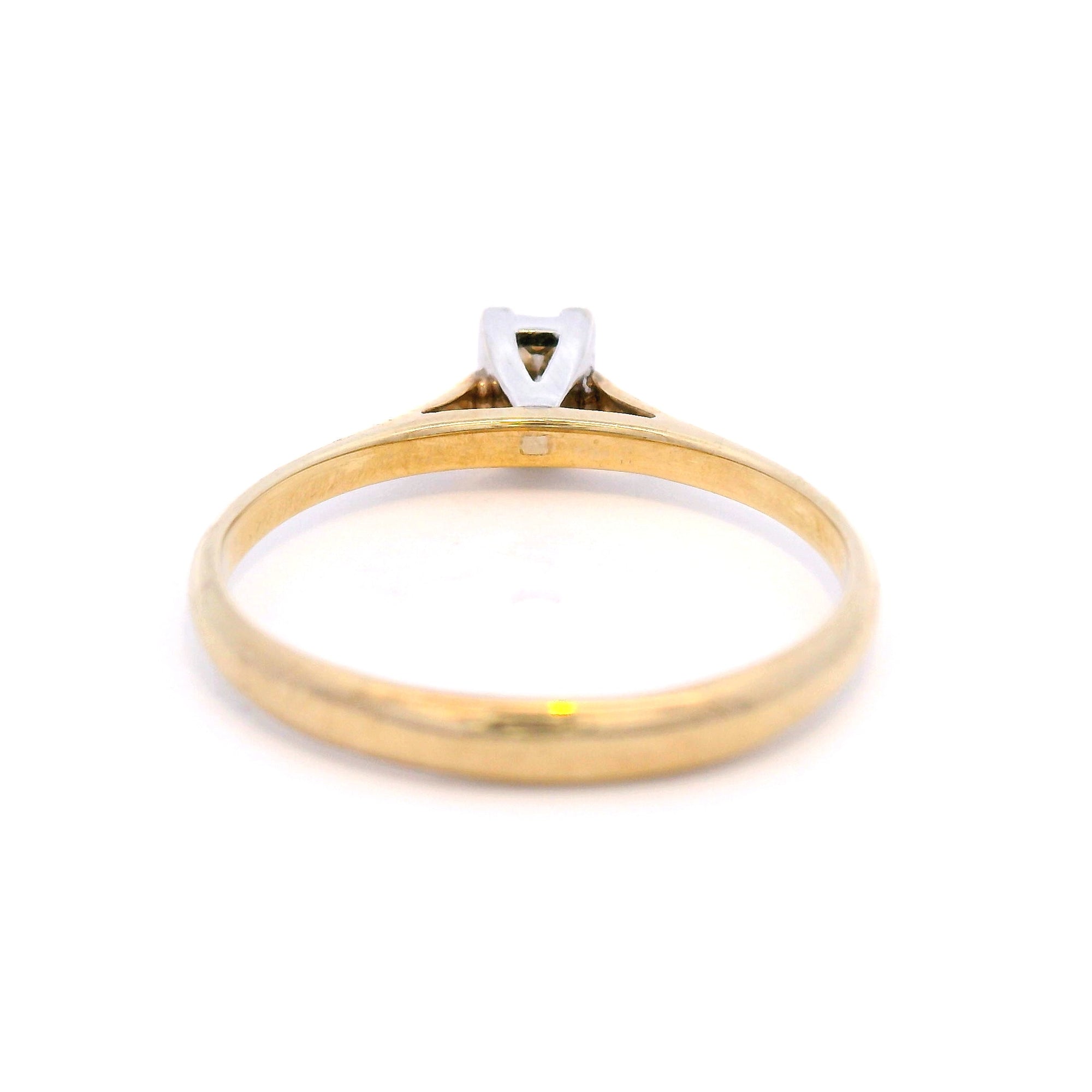 Diamond Solitaire Ring in Yellow Gold