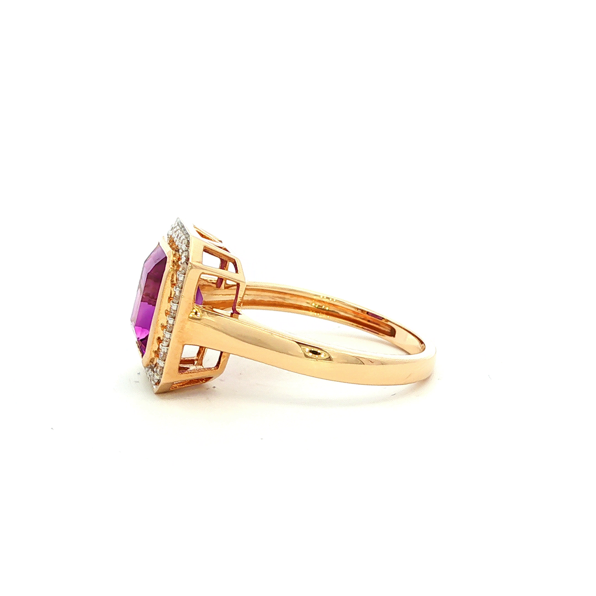 Diamond and Amethyst Ring in Yellow Gold